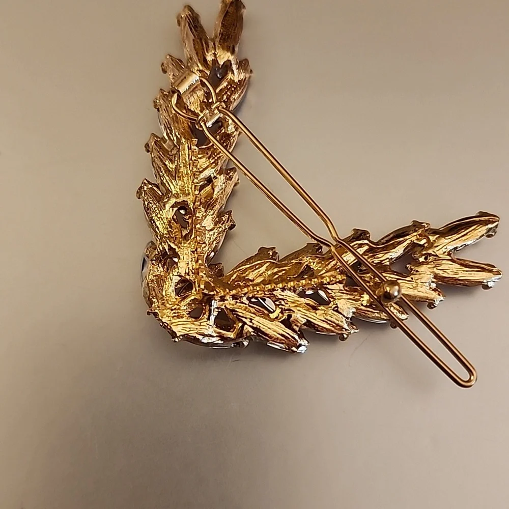 GEM V Shaped Hair CLIP